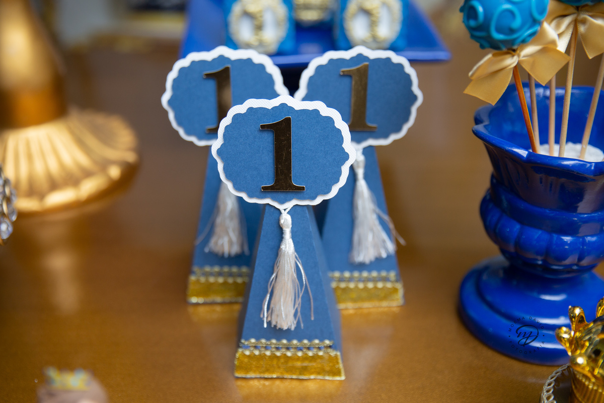 Caixinha de decoração no tema reinado