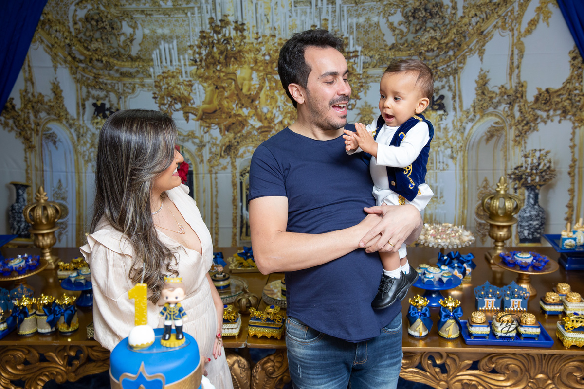 Treinando as palminhas para a hora do parabéns!