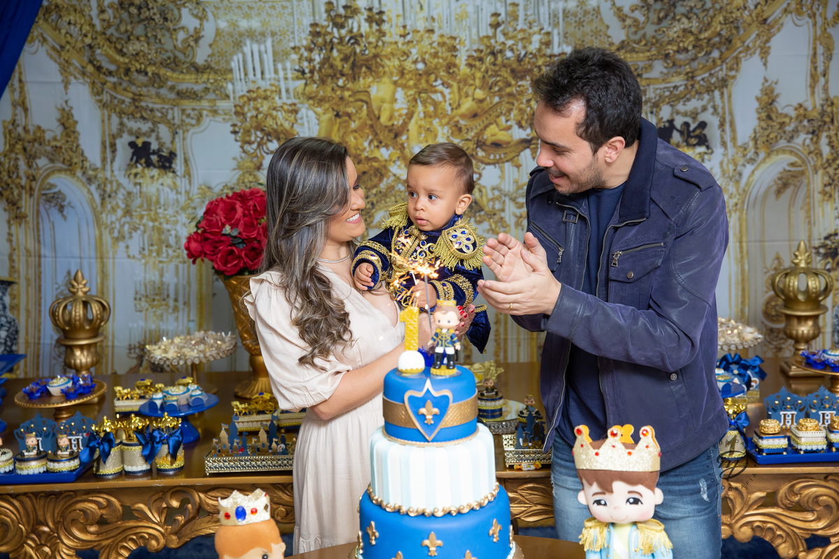 Hora do parabéns do príncipe Henrique! 