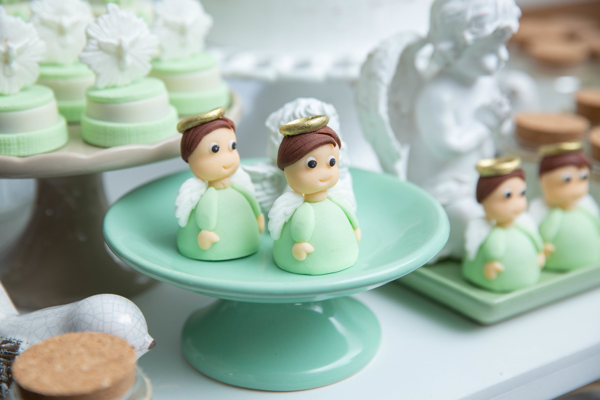 bombons personalizados anjunhos mesa decorada bolo batismo linda