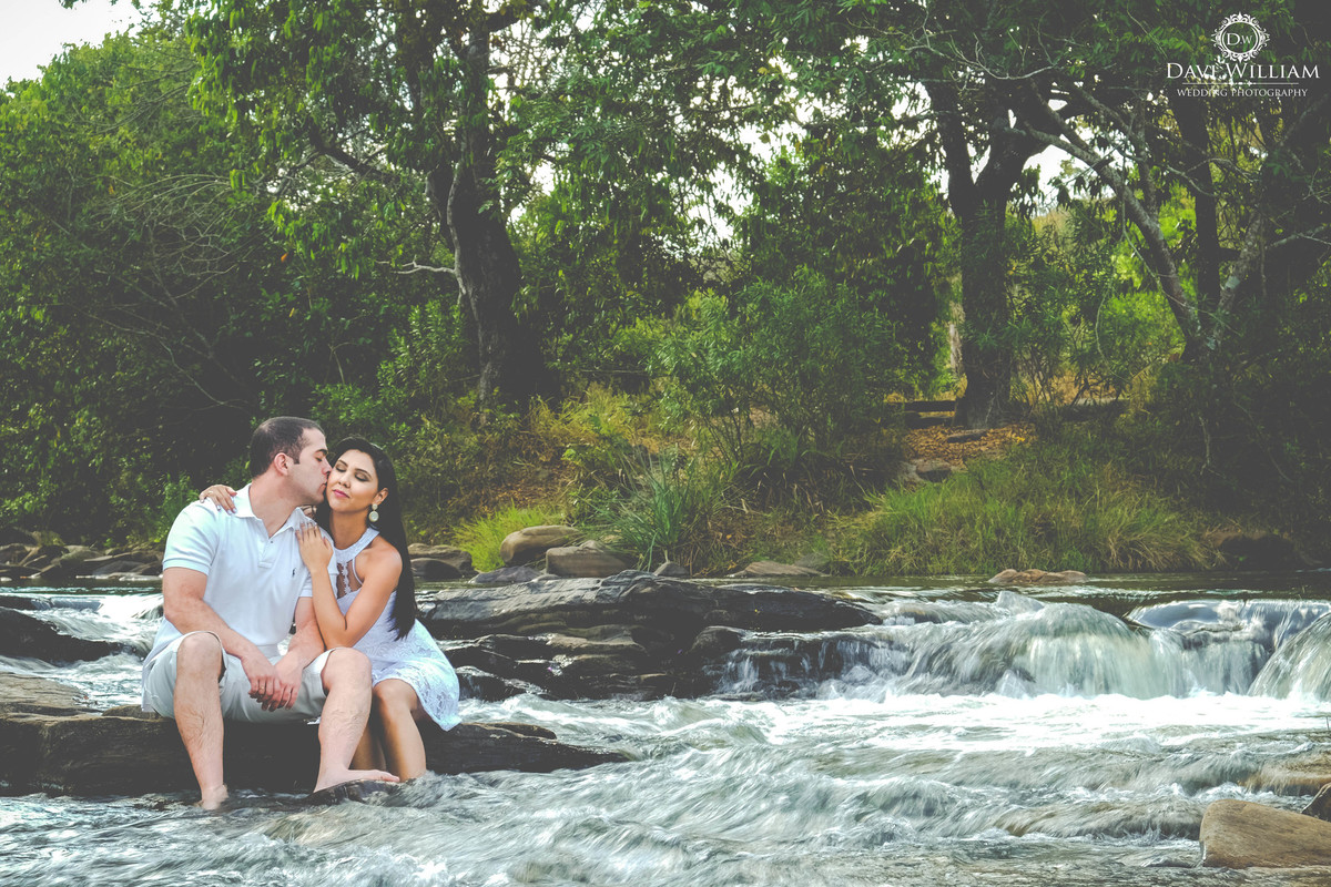 Ensaio de Casal no Salto do Corumbá - Fotógrafo Davi William