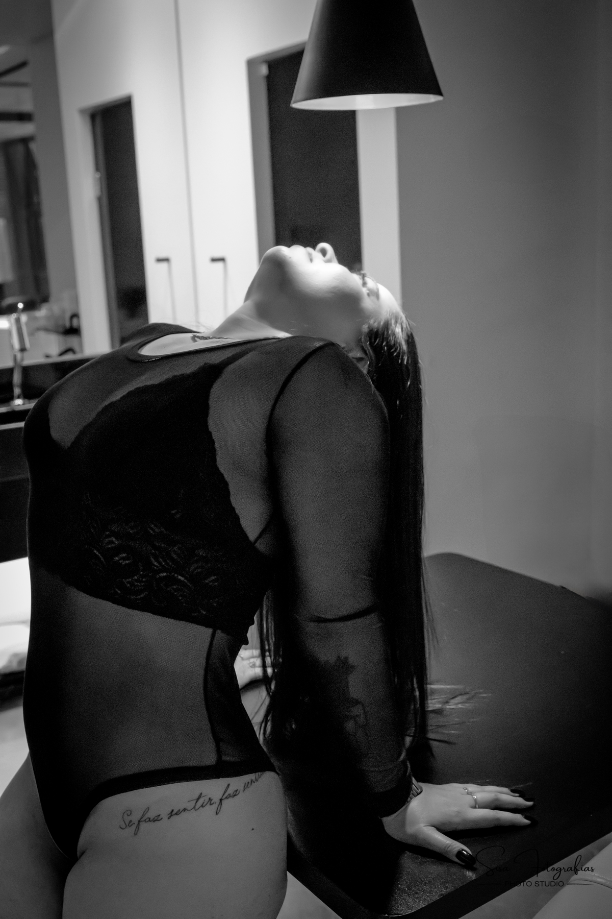 nsaio boudoir com direção acolhedora, exaltando a beleza do corpo e da alma.