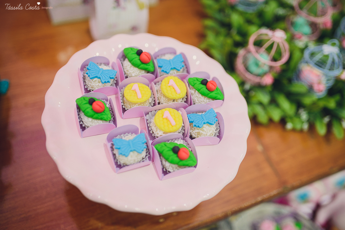 festa que toda mãe sonha, aniversário de 1 ano da filha Laís, no cerimonial Zueira Festas, na Praia da Costa, Tássila Costa fotografia, decoração de Muita Farra, promoção de fotos de aniversár