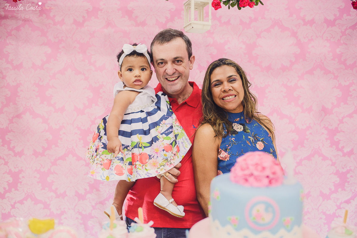 festa que toda mãe sonha, aniversário de 1 ano da filha Laís, no cerimonial Zueira Festas, na Praia da Costa, Tássila Costa fotografia, decoração de Muita Farra, promoção de fotos de aniversár