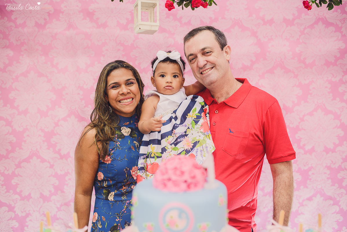 festa que toda mãe sonha, aniversário de 1 ano da filha Laís, no cerimonial Zueira Festas, na Praia da Costa, Tássila Costa fotografia, decoração de Muita Farra, promoção de fotos de aniversár