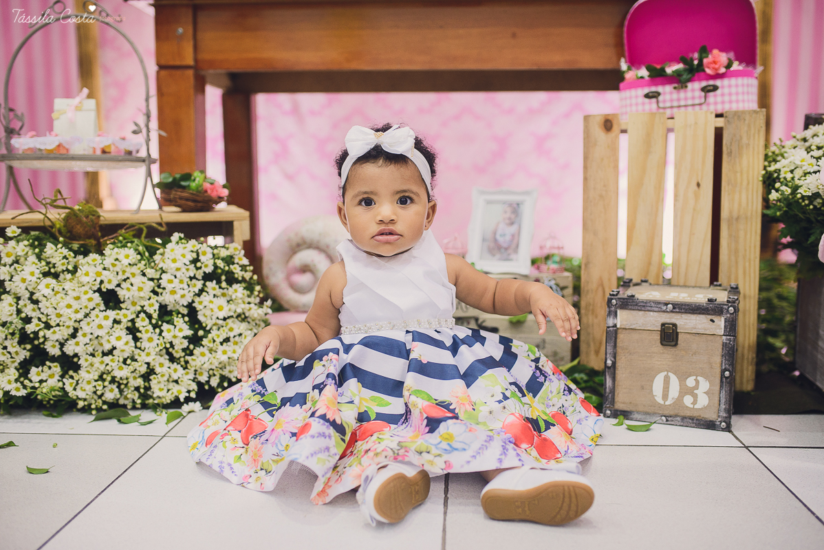 festa que toda mãe sonha, aniversário de 1 ano da filha Laís, no cerimonial Zueira Festas, na Praia da Costa, Tássila Costa fotografia, decoração de Muita Farra, promoção de fotos de aniversár