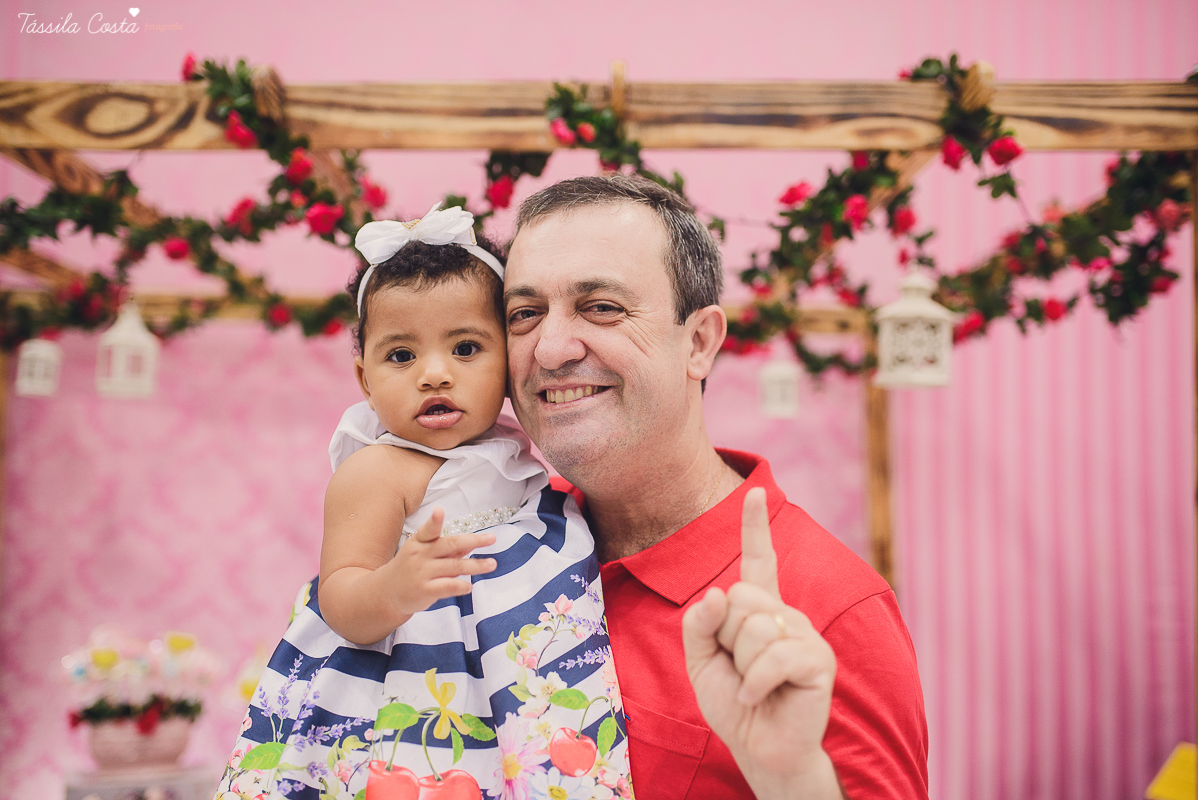 festa que toda mãe sonha, aniversário de 1 ano da filha Laís, no cerimonial Zueira Festas, na Praia da Costa, Tássila Costa fotografia, decoração de Muita Farra, promoção de fotos de aniversár