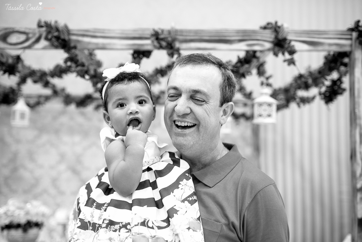 festa que toda mãe sonha, aniversário de 1 ano da filha Laís, no cerimonial Zueira Festas, na Praia da Costa, Tássila Costa fotografia, decoração de Muita Farra, promoção de fotos de aniversár