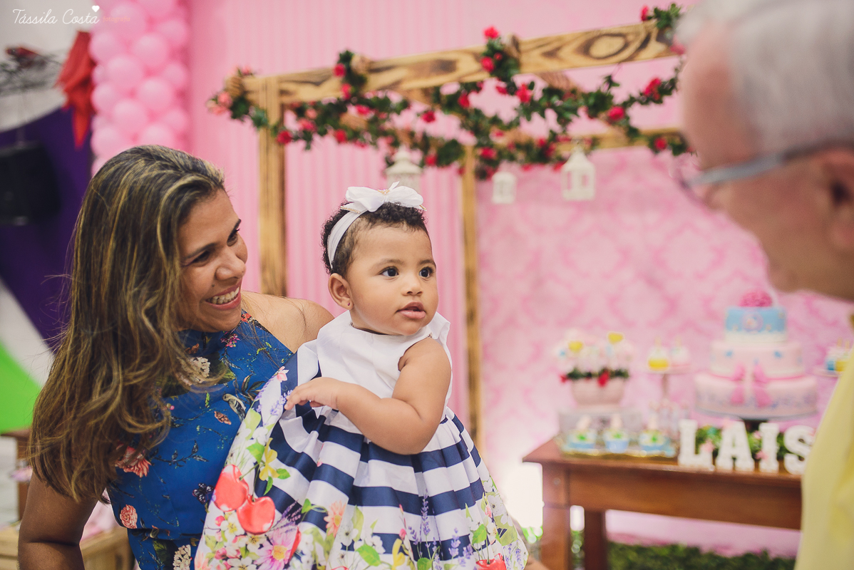 festa que toda mãe sonha, aniversário de 1 ano da filha Laís, no cerimonial Zueira Festas, na Praia da Costa, Tássila Costa fotografia, decoração de Muita Farra, promoção de fotos de aniversár