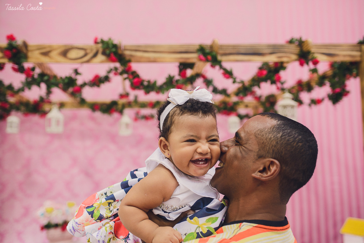 festa que toda mãe sonha, aniversário de 1 ano da filha Laís, no cerimonial Zueira Festas, na Praia da Costa, Tássila Costa fotografia, decoração de Muita Farra, promoção de fotos de aniversár