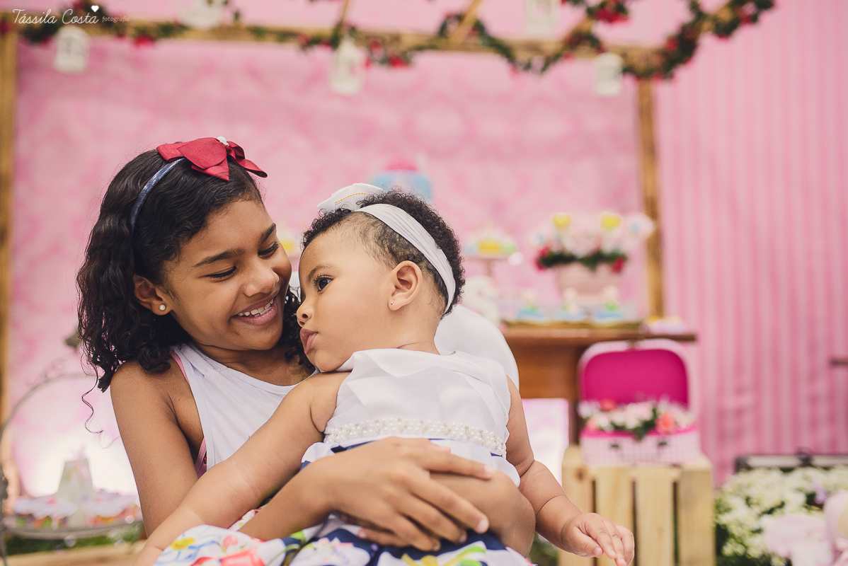 festa que toda mãe sonha, aniversário de 1 ano da filha Laís, no cerimonial Zueira Festas, na Praia da Costa, Tássila Costa fotografia, decoração de Muita Farra, promoção de fotos de aniversár