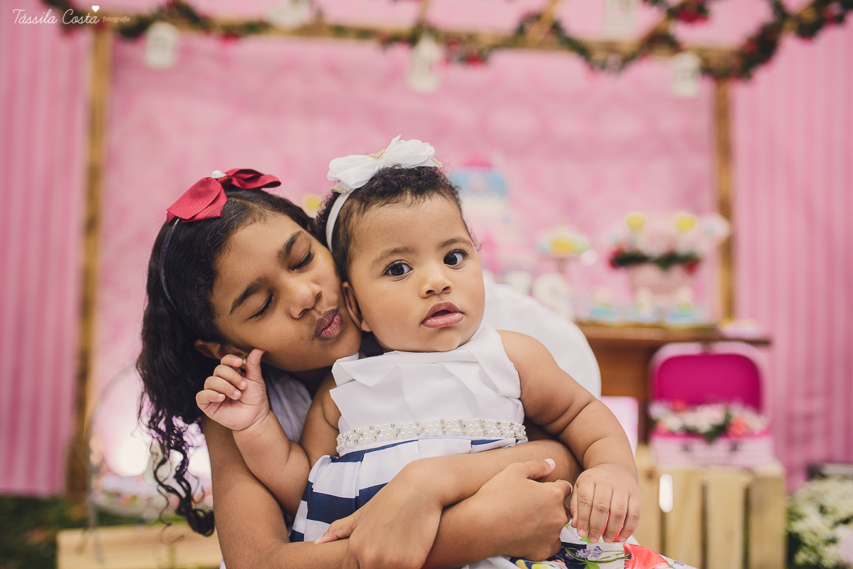festa que toda mãe sonha, aniversário de 1 ano da filha Laís, no cerimonial Zueira Festas, na Praia da Costa, Tássila Costa fotografia, decoração de Muita Farra, promoção de fotos de aniversár
