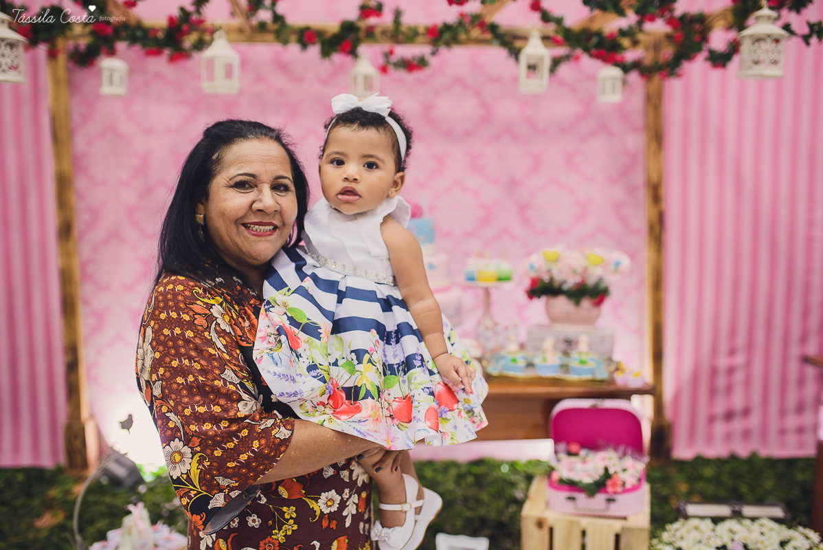 festa que toda mãe sonha, aniversário de 1 ano da filha Laís, no cerimonial Zueira Festas, na Praia da Costa, Tássila Costa fotografia, decoração de Muita Farra, promoção de fotos de aniversár