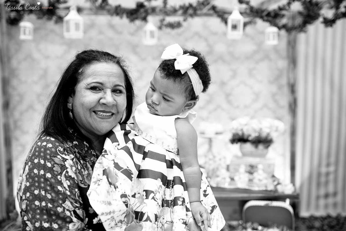 festa que toda mãe sonha, aniversário de 1 ano da filha Laís, no cerimonial Zueira Festas, na Praia da Costa, Tássila Costa fotografia, decoração de Muita Farra, promoção de fotos de aniversár