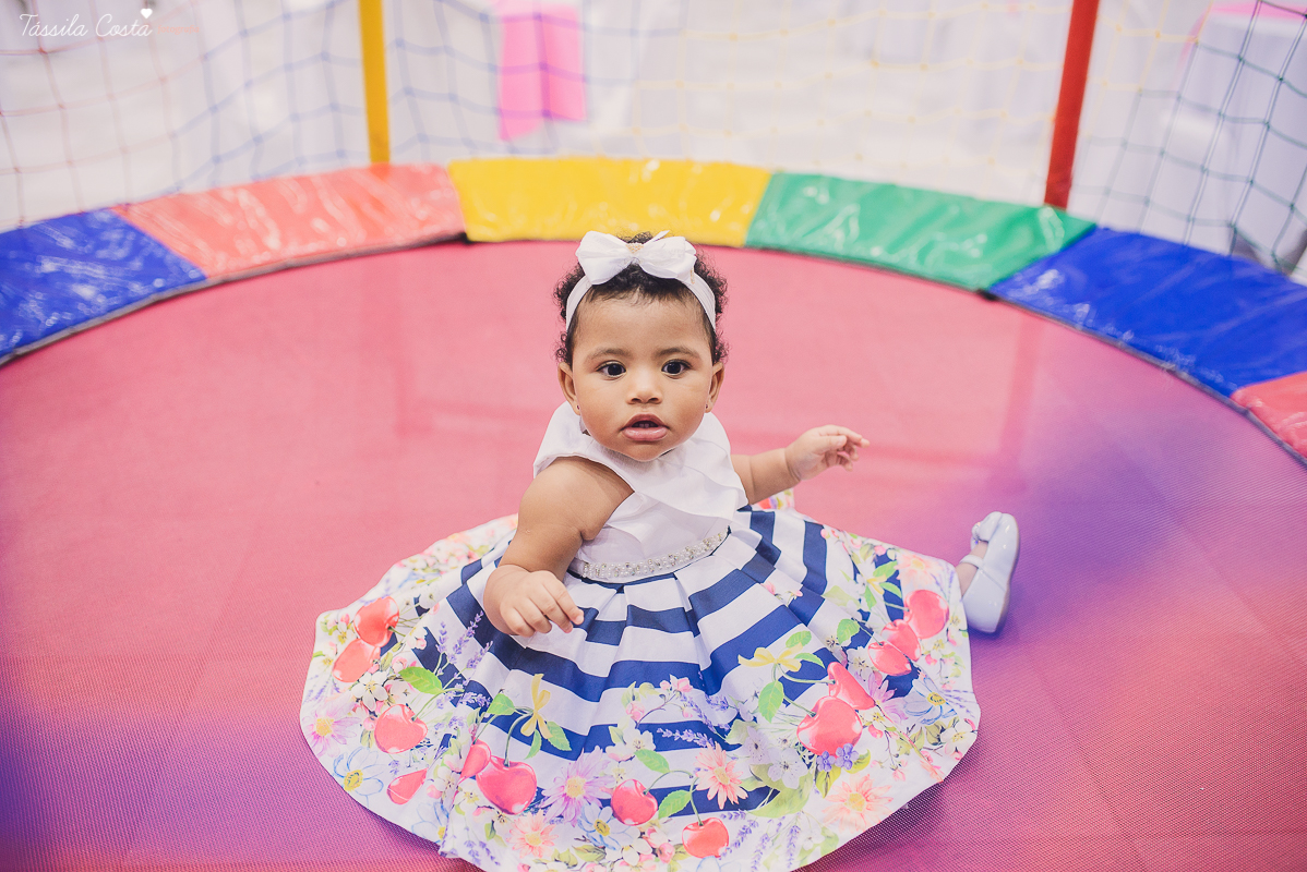 festa que toda mãe sonha, aniversário de 1 ano da filha Laís, no cerimonial Zueira Festas, na Praia da Costa, Tássila Costa fotografia, decoração de Muita Farra, promoção de fotos de aniversár