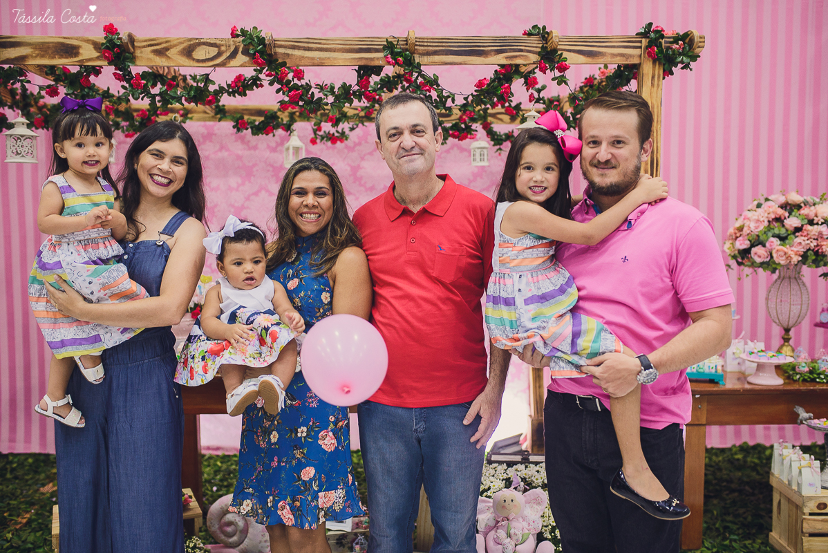 festa que toda mãe sonha, aniversário de 1 ano da filha Laís, no cerimonial Zueira Festas, na Praia da Costa, Tássila Costa fotografia, decoração de Muita Farra, promoção de fotos de aniversár