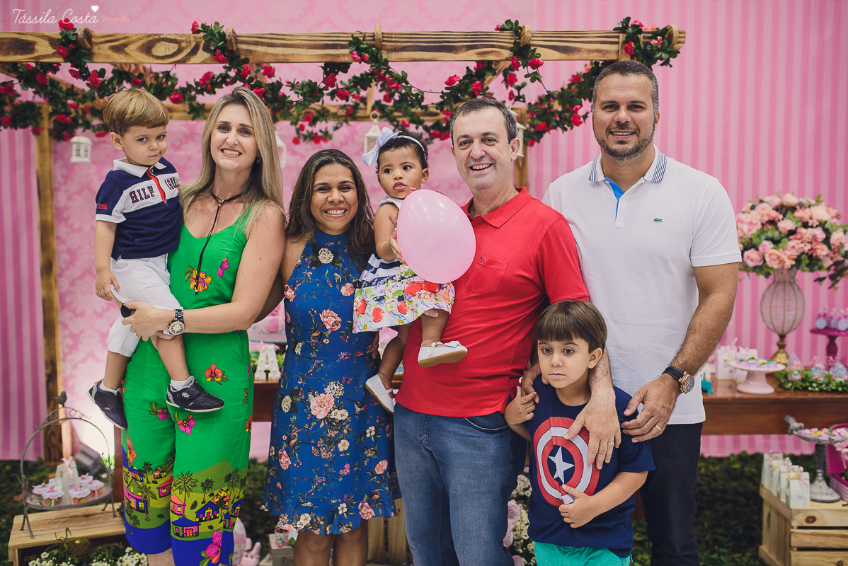 festa que toda mãe sonha, aniversário de 1 ano da filha Laís, no cerimonial Zueira Festas, na Praia da Costa, Tássila Costa fotografia, decoração de Muita Farra, promoção de fotos de aniversár