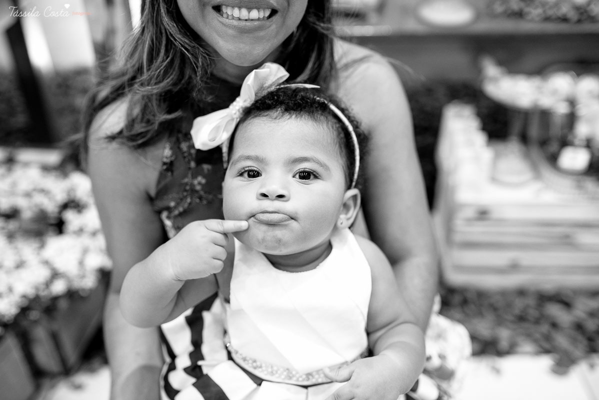 festa que toda mãe sonha, aniversário de 1 ano da filha Laís, no cerimonial Zueira Festas, na Praia da Costa, Tássila Costa fotografia, decoração de Muita Farra, promoção de fotos de aniversár