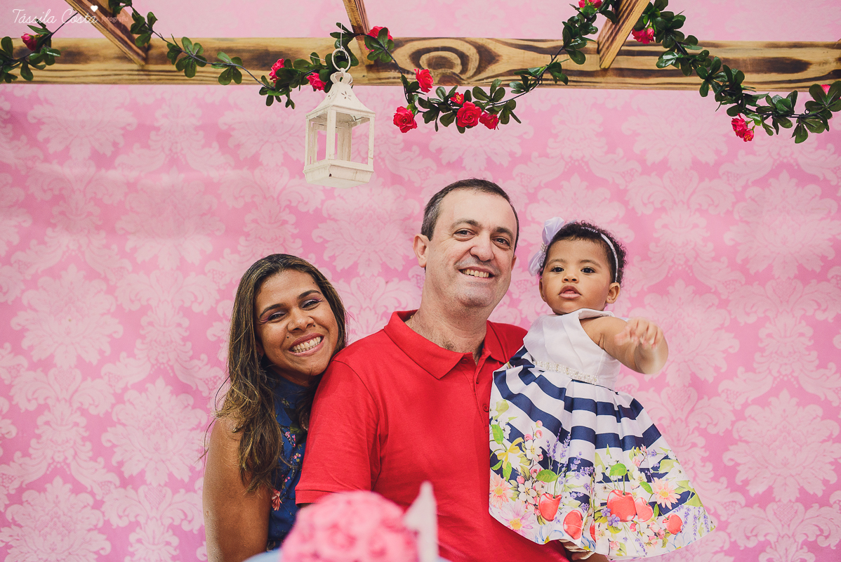 festa que toda mãe sonha, aniversário de 1 ano da filha Laís, no cerimonial Zueira Festas, na Praia da Costa, Tássila Costa fotografia, decoração de Muita Farra, promoção de fotos de aniversár