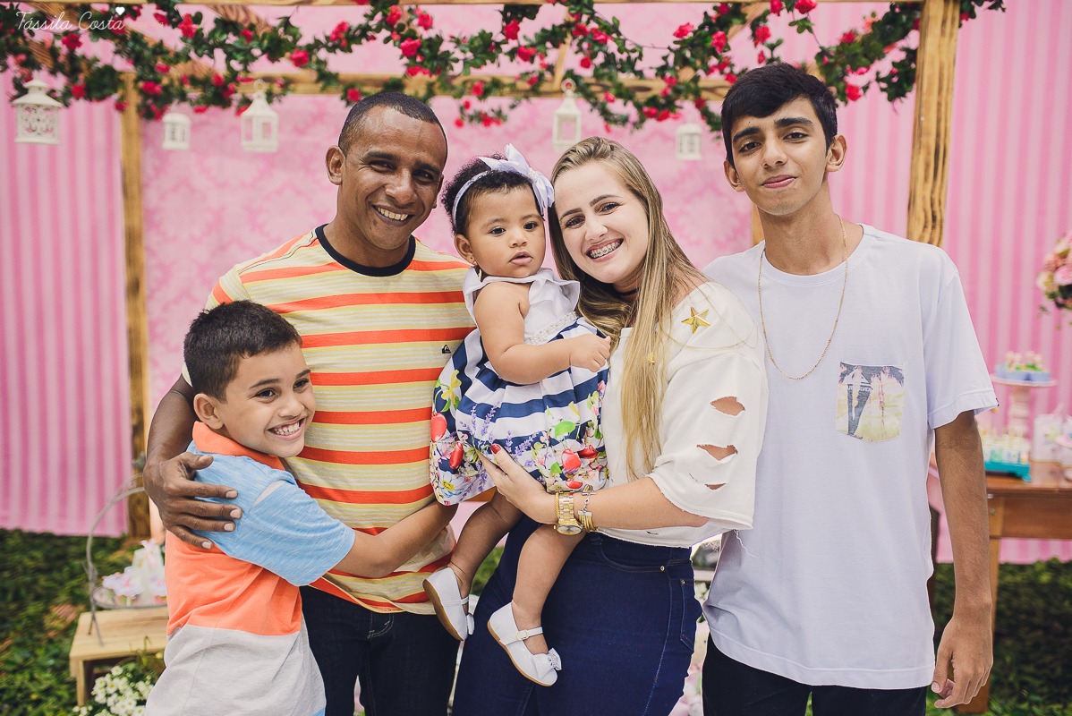 festa que toda mãe sonha, aniversário de 1 ano da filha Laís, no cerimonial Zueira Festas, na Praia da Costa, Tássila Costa fotografia, decoração de Muita Farra, promoção de fotos de aniversár