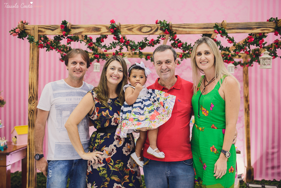 festa que toda mãe sonha, aniversário de 1 ano da filha Laís, no cerimonial Zueira Festas, na Praia da Costa, Tássila Costa fotografia, decoração de Muita Farra, promoção de fotos de aniversár