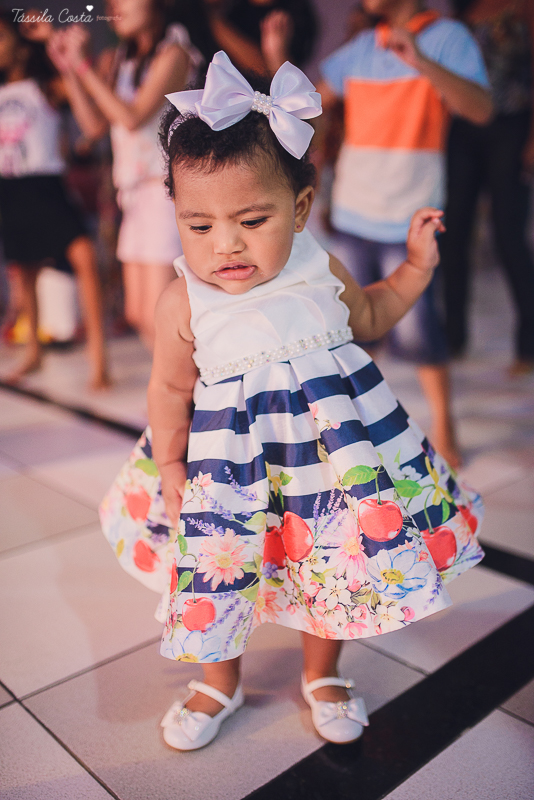festa que toda mãe sonha, aniversário de 1 ano da filha Laís, no cerimonial Zueira Festas, na Praia da Costa, Tássila Costa fotografia, decoração de Muita Farra, promoção de fotos de aniversár
