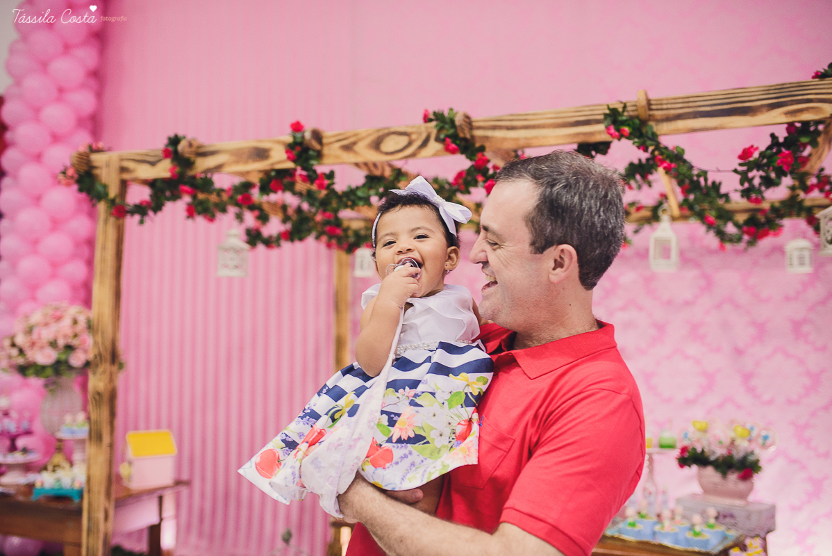 festa que toda mãe sonha, aniversário de 1 ano da filha Laís, no cerimonial Zueira Festas, na Praia da Costa, Tássila Costa fotografia, decoração de Muita Farra, promoção de fotos de aniversár