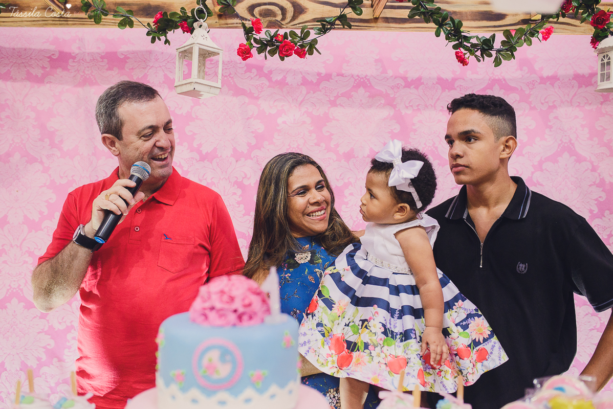 festa que toda mãe sonha, aniversário de 1 ano da filha Laís, no cerimonial Zueira Festas, na Praia da Costa, Tássila Costa fotografia, decoração de Muita Farra, promoção de fotos de aniversár