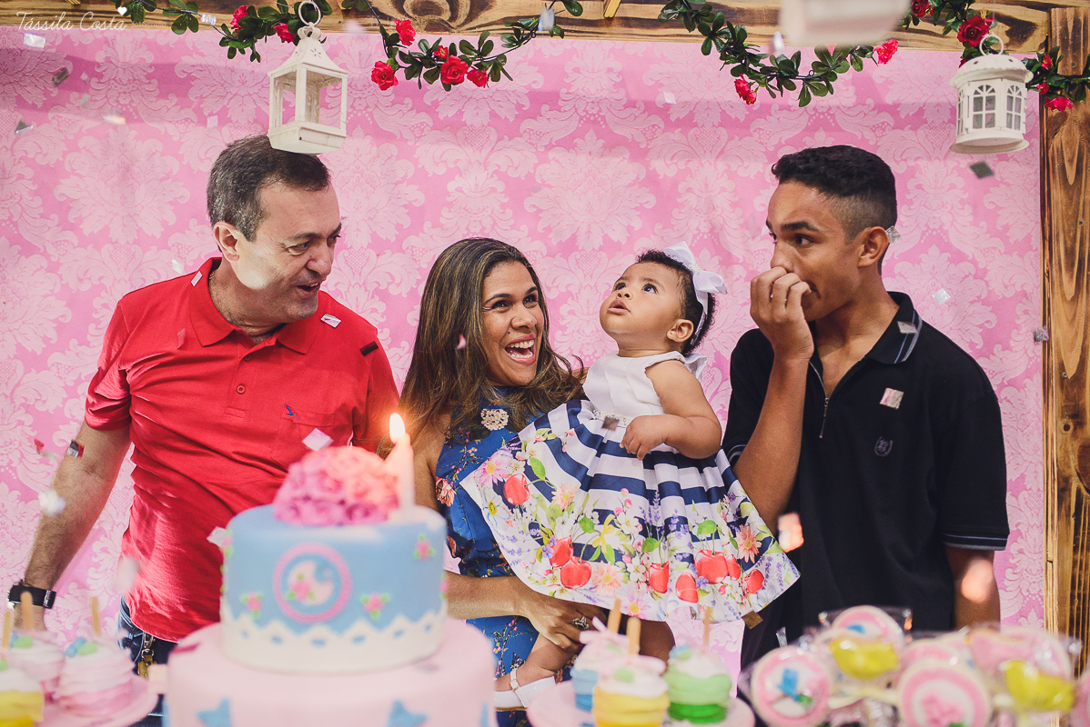 festa que toda mãe sonha, aniversário de 1 ano da filha Laís, no cerimonial Zueira Festas, na Praia da Costa, Tássila Costa fotografia, decoração de Muita Farra, promoção de fotos de aniversár