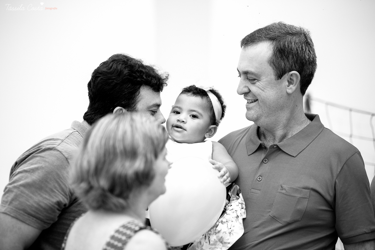 festa que toda mãe sonha, aniversário de 1 ano da filha Laís, no cerimonial Zueira Festas, na Praia da Costa, Tássila Costa fotografia, decoração de Muita Farra, promoção de fotos de aniversár