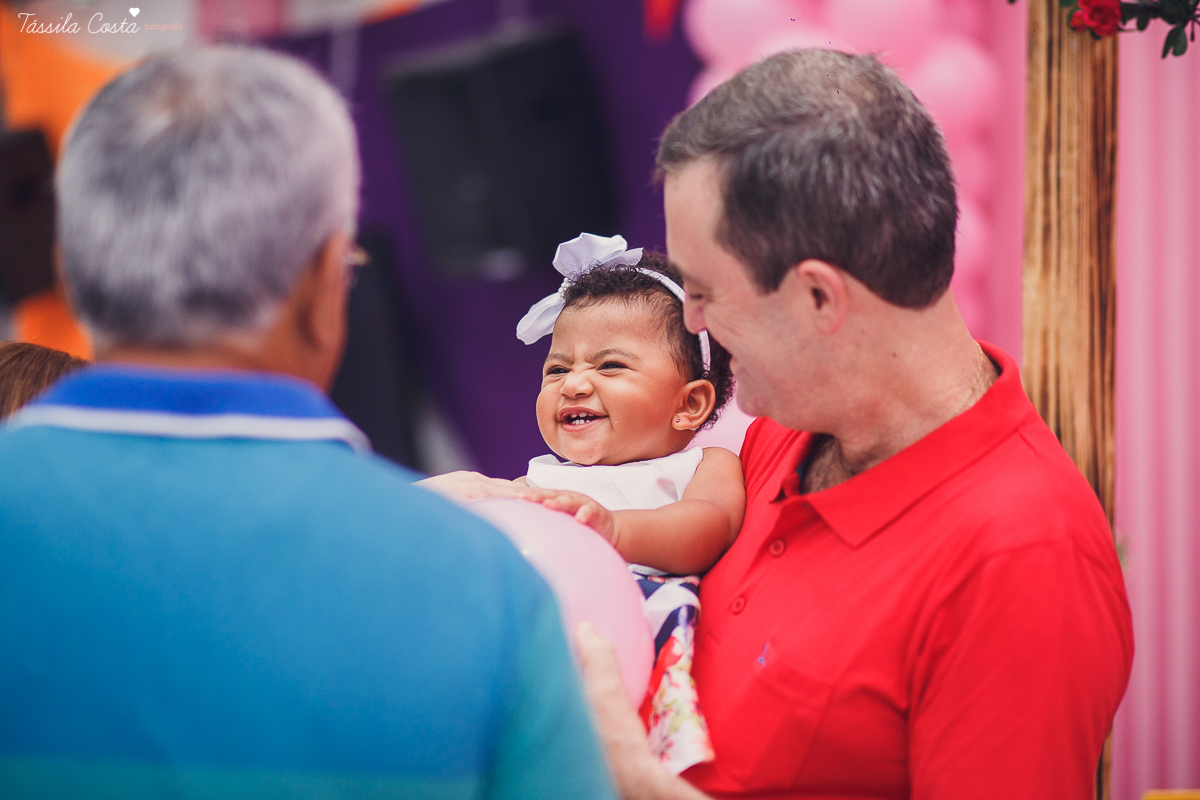 festa que toda mãe sonha, aniversário de 1 ano da filha Laís, no cerimonial Zueira Festas, na Praia da Costa, Tássila Costa fotografia, decoração de Muita Farra, promoção de fotos de aniversár