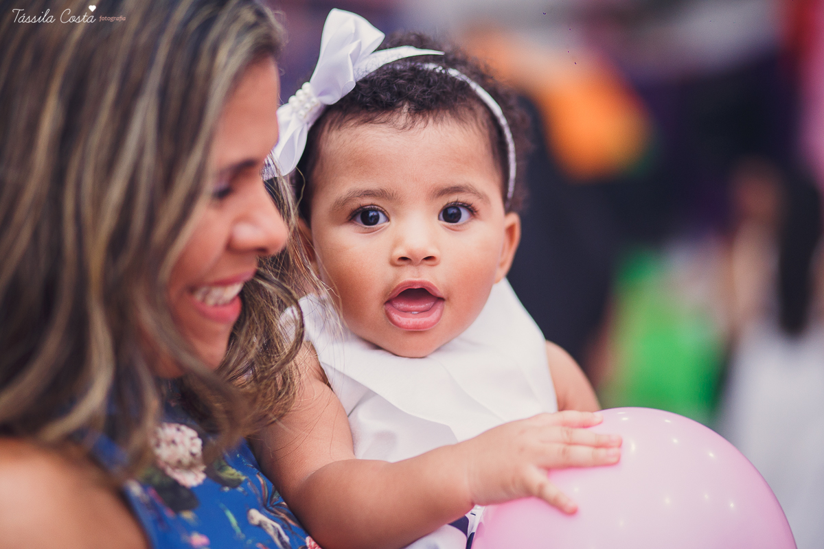 festa que toda mãe sonha, aniversário de 1 ano da filha Laís, no cerimonial Zueira Festas, na Praia da Costa, Tássila Costa fotografia, decoração de Muita Farra, promoção de fotos de aniversár