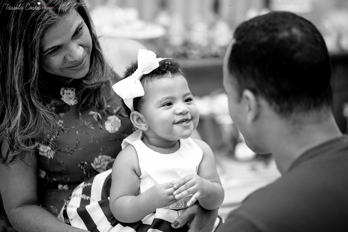 festa que toda mãe sonha, aniversário de 1 ano da filha Laís, no cerimonial Zueira Festas, na Praia da Costa, Tássila Costa fotografia, decoração de Muita Farra, promoção de fotos de aniversár