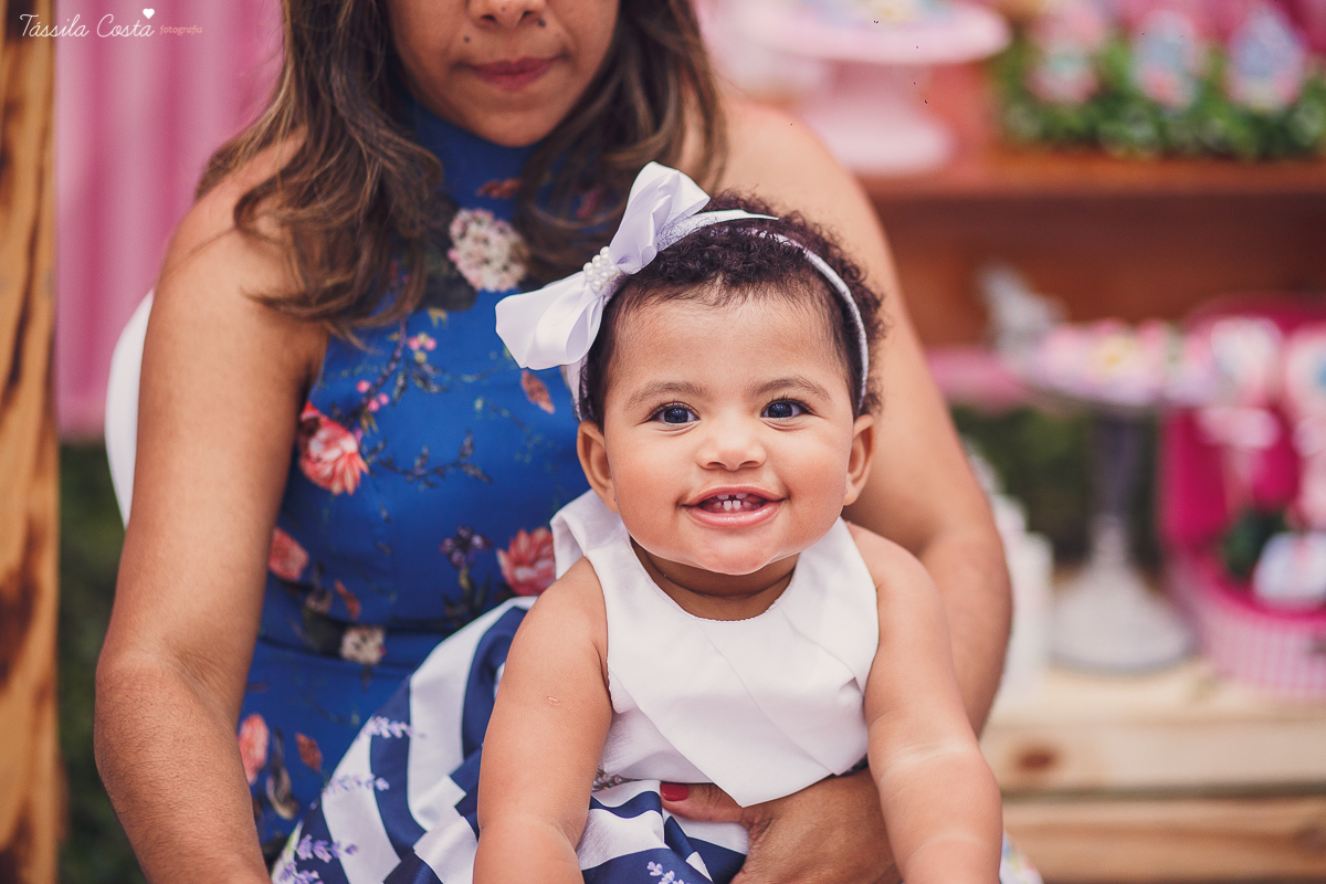 festa que toda mãe sonha, aniversário de 1 ano da filha Laís, no cerimonial Zueira Festas, na Praia da Costa, Tássila Costa fotografia, decoração de Muita Farra, promoção de fotos de aniversár