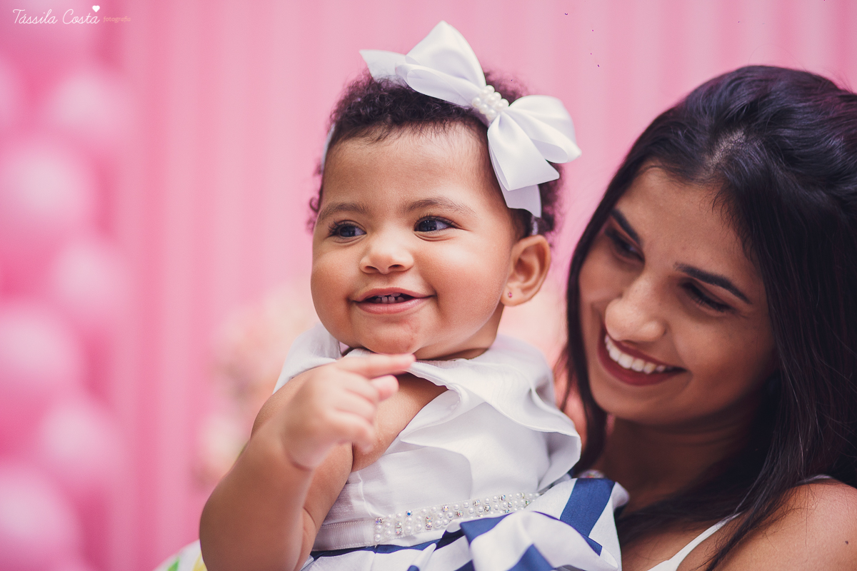 festa que toda mãe sonha, aniversário de 1 ano da filha Laís, no cerimonial Zueira Festas, na Praia da Costa, Tássila Costa fotografia, decoração de Muita Farra, promoção de fotos de aniversár