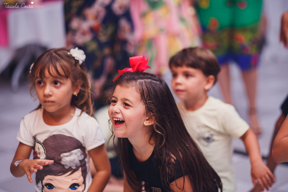festa que toda mãe sonha, aniversário de 1 ano da filha Laís, no cerimonial Zueira Festas, na Praia da Costa, Tássila Costa fotografia, decoração de Muita Farra, promoção de fotos de aniversár