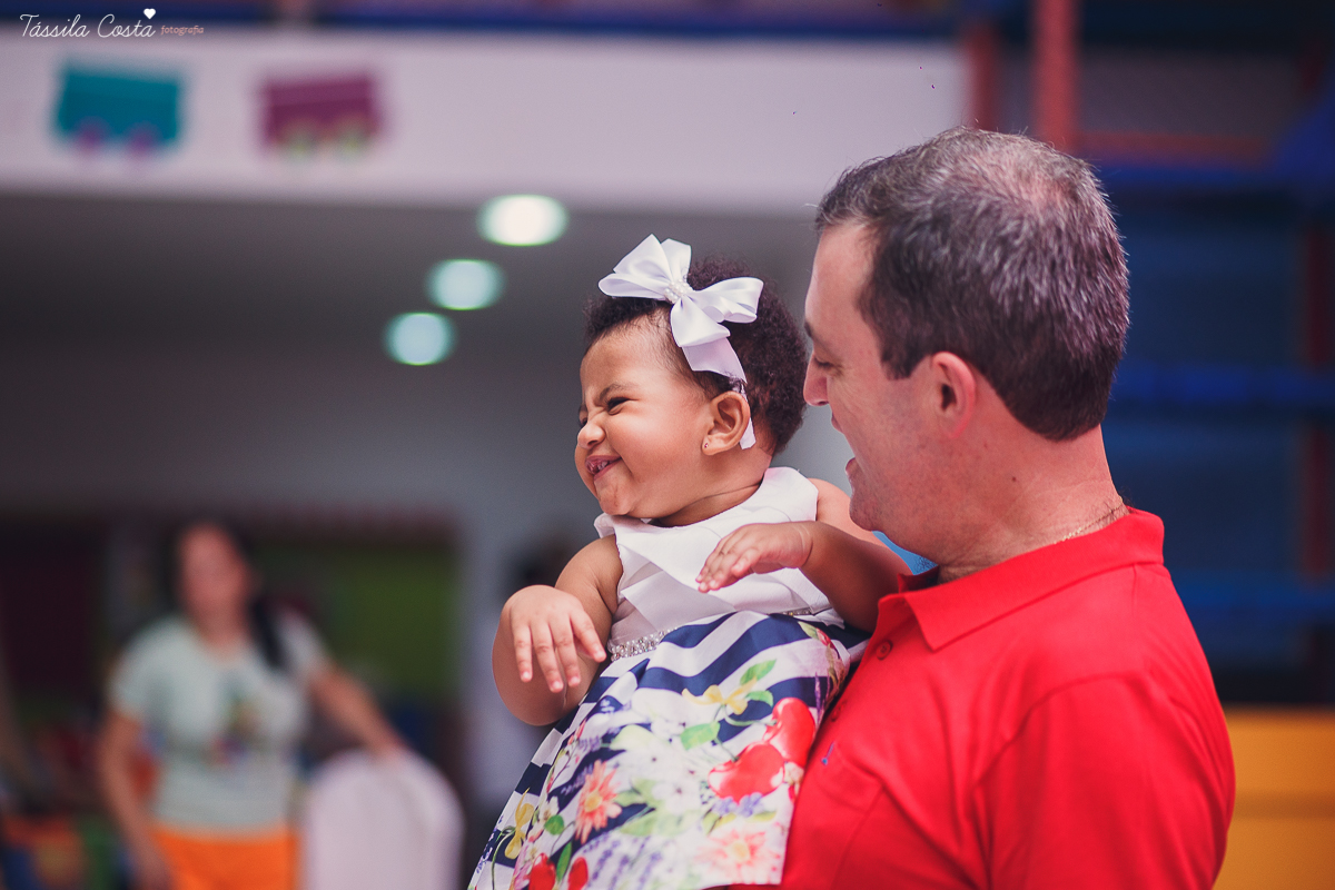 festa que toda mãe sonha, aniversário de 1 ano da filha Laís, no cerimonial Zueira Festas, na Praia da Costa, Tássila Costa fotografia, decoração de Muita Farra, promoção de fotos de aniversár