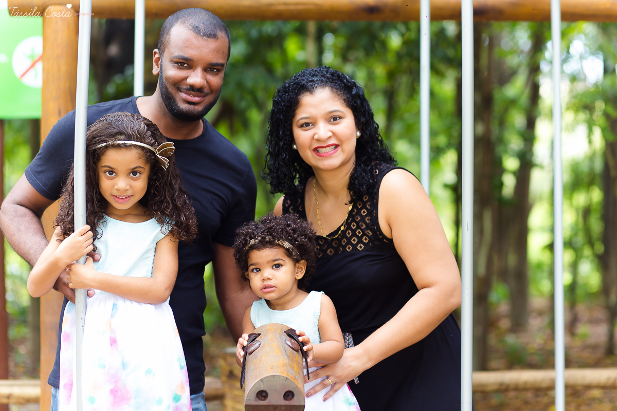 ensaio família, realizado no Parque Botânico da Vale, que fica em Vitória - ES, próximo a praia de Camburi, fotografia externa, fotos externas by Tássila Costa