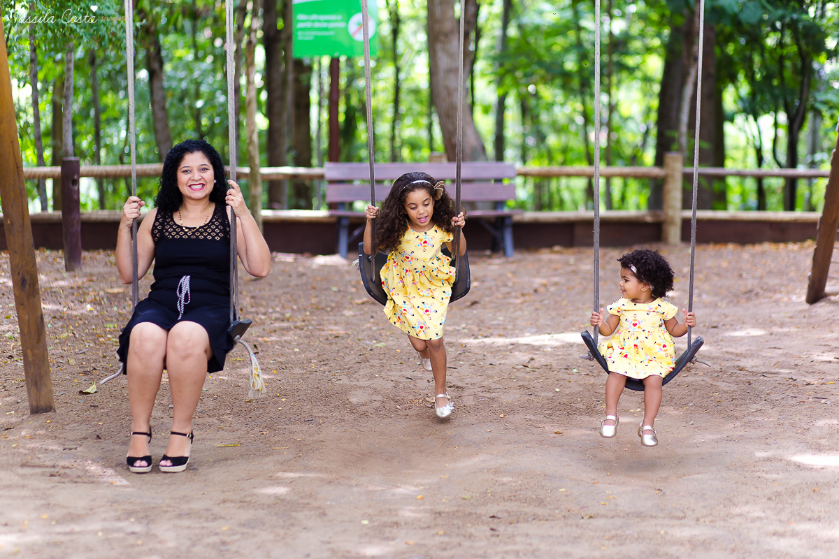 ensaio família, realizado no Parque Botânico da Vale, que fica em Vitória - ES, próximo a praia de Camburi, fotografia externa, fotos externas by Tássila Costa