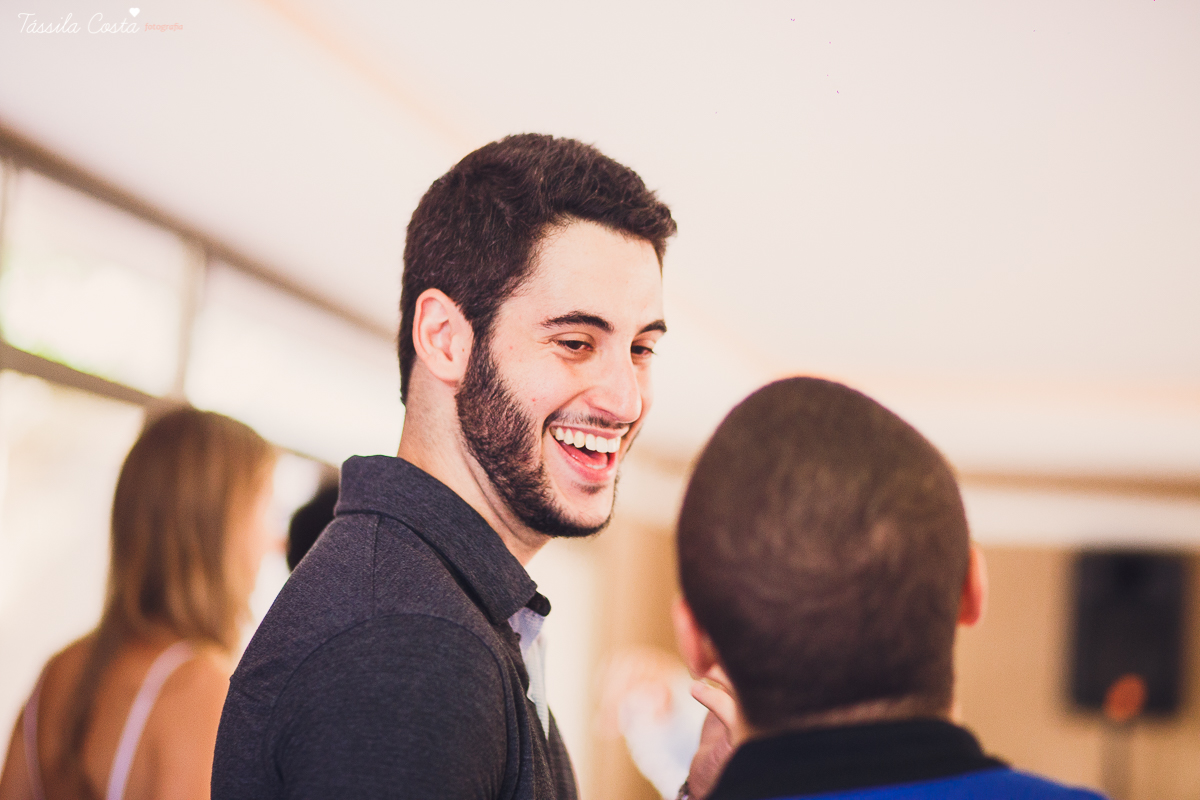 festa de casamento civil externo, o juíz de pais foi no local, na Praia da Costa, Vila Velha, noivos apaixonados, após 10 anos de namoro se casaram, decoração de Melina Pitanga