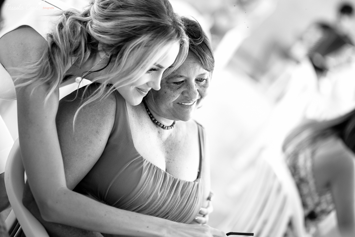 festa de casamento civil externo, o juíz de pais foi no local, na Praia da Costa, Vila Velha, noivos apaixonados, após 10 anos de namoro se casaram, decoração de Melina Pitanga