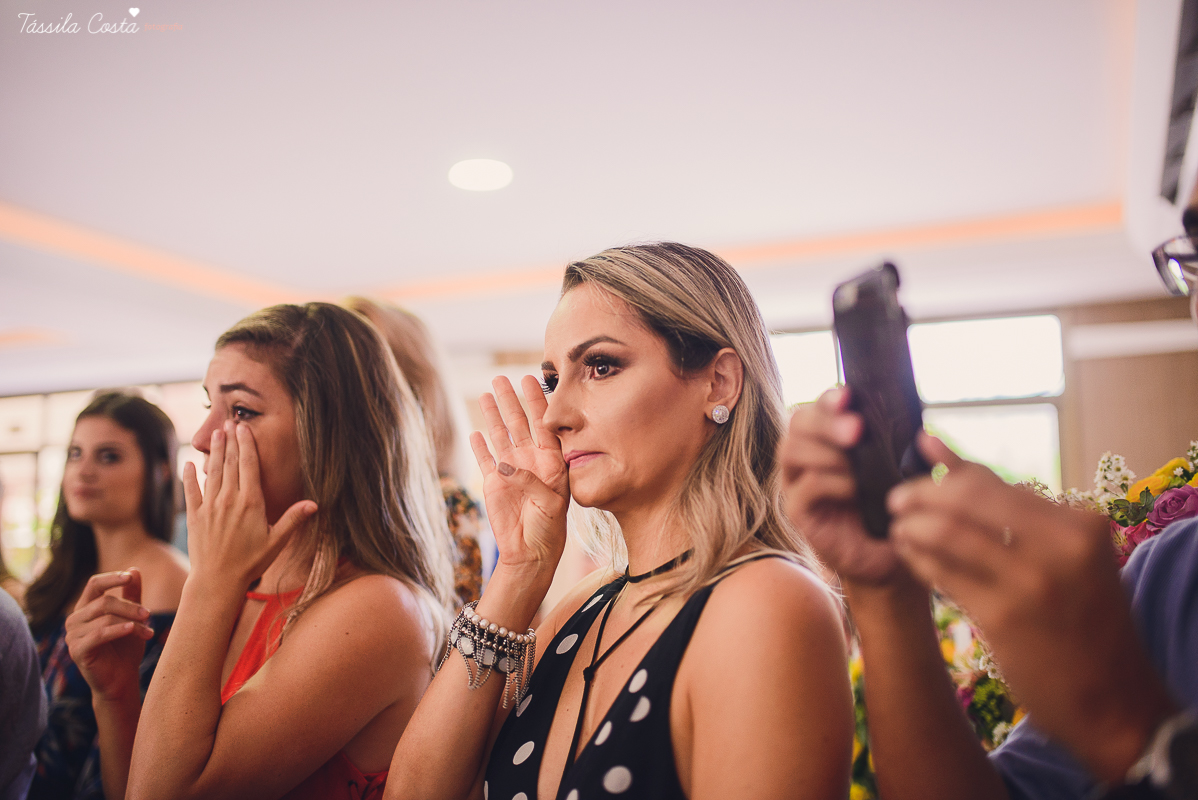 festa de casamento civil externo, o juíz de pais foi no local, na Praia da Costa, Vila Velha, noivos apaixonados, após 10 anos de namoro se casaram, decoração de Melina Pitanga