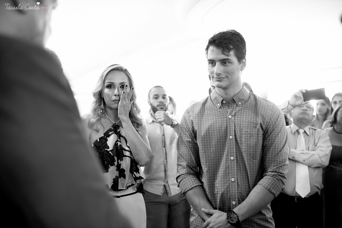 festa de casamento civil externo, o juíz de pais foi no local, na Praia da Costa, Vila Velha, noivos apaixonados, após 10 anos de namoro se casaram, decoração de Melina Pitanga