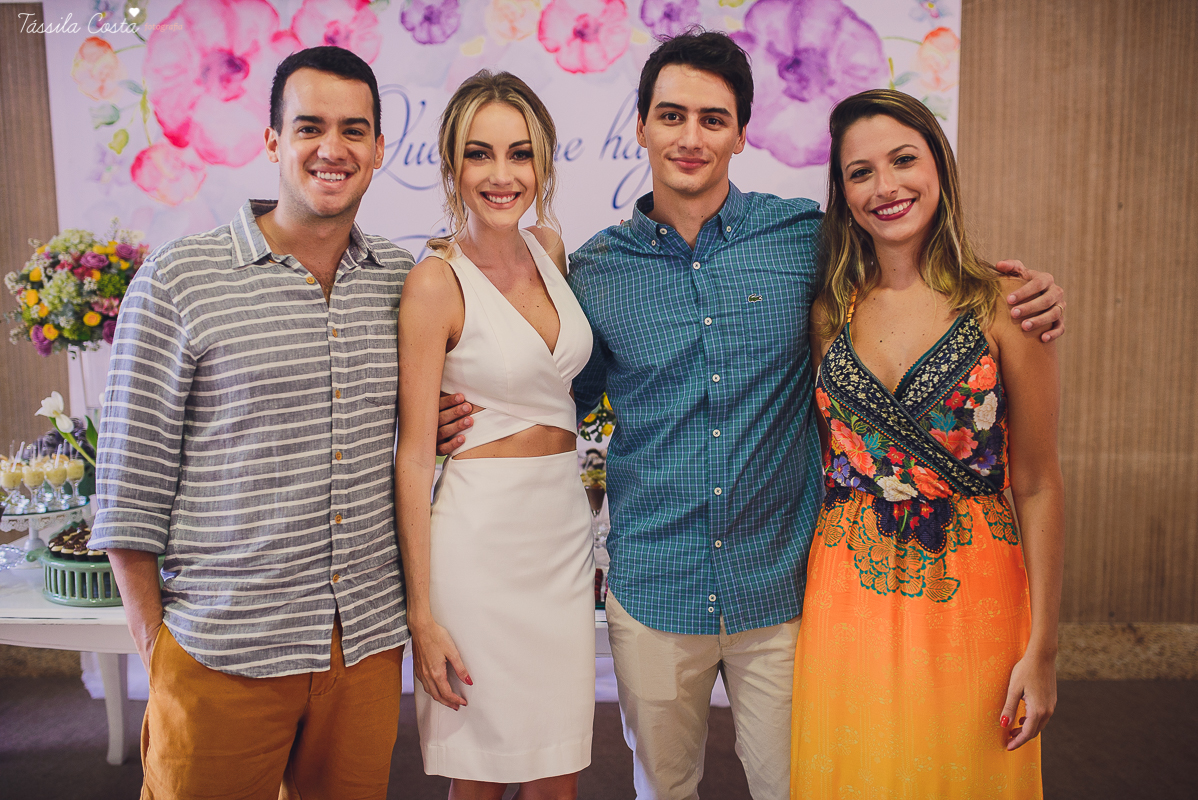 festa de casamento civil externo, o juíz de pais foi no local, na Praia da Costa, Vila Velha, noivos apaixonados, após 10 anos de namoro se casaram, decoração de Melina Pitanga