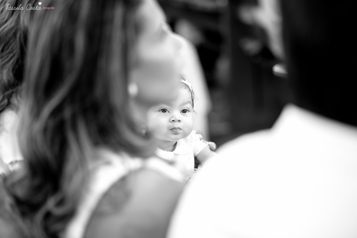 fotografia de batizado em vila velha es, fotos inesquecíveis e lindas do batizado, momento muito importante para toda a família, vestido para batizado lindo, decoração para almoço de batizado