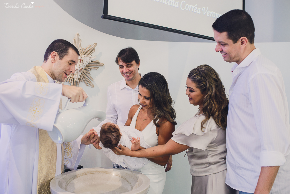 madrinha ama, look de madrinha, fotos inesquecíveis e lindas do batizado, afilhada, maquiagem para batizado, vestido para batizado lindo, decoração para almoço de batizado