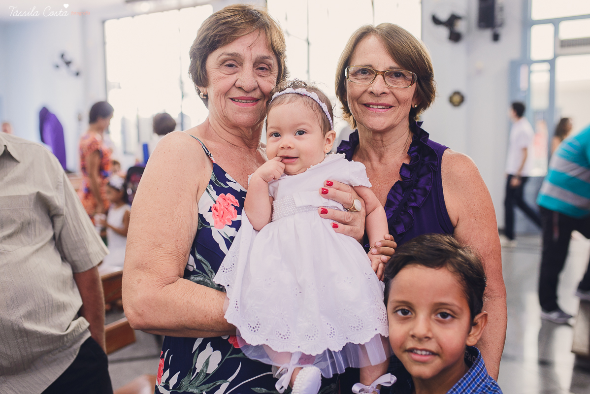 madrinha ama, look de madrinha, fotos inesquecíveis e lindas do batizado, afilhada, maquiagem para batizado, vestido para batizado lindo, decoração para almoço de batizado