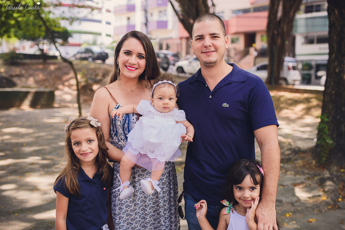 fotografia de batizado em vila velha es, fotos inesquecíveis e lindas do batizado, momento muito importante para toda a família, vestido para batizado lindo, decoração para almoço de batizado