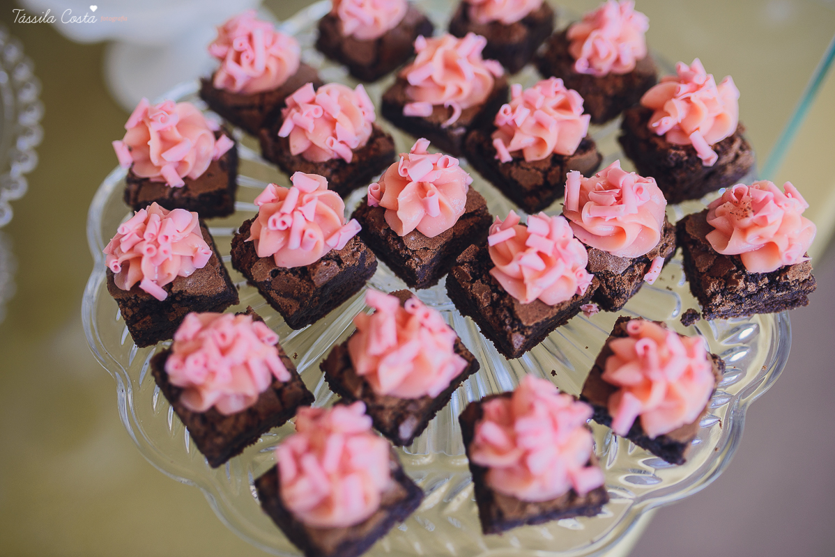 madrinha ama, look de madrinha, fotos inesquecíveis e lindas do batizado, afilhada, maquiagem para batizado, vestido para batizado lindo, decoração para almoço de batizado