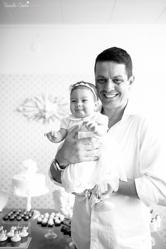 fotografia de batizado em vila velha es, fotos inesquecíveis e lindas do batizado, momento muito importante para toda a família, vestido para batizado lindo, decoração para almoço de batizado
